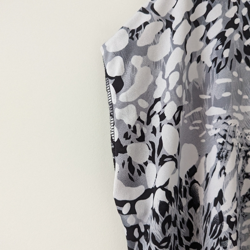 Mandee Abstract Monochrome Print Top with Waist Cinch - Size L Leopard Zebra - Picture 4 of 9